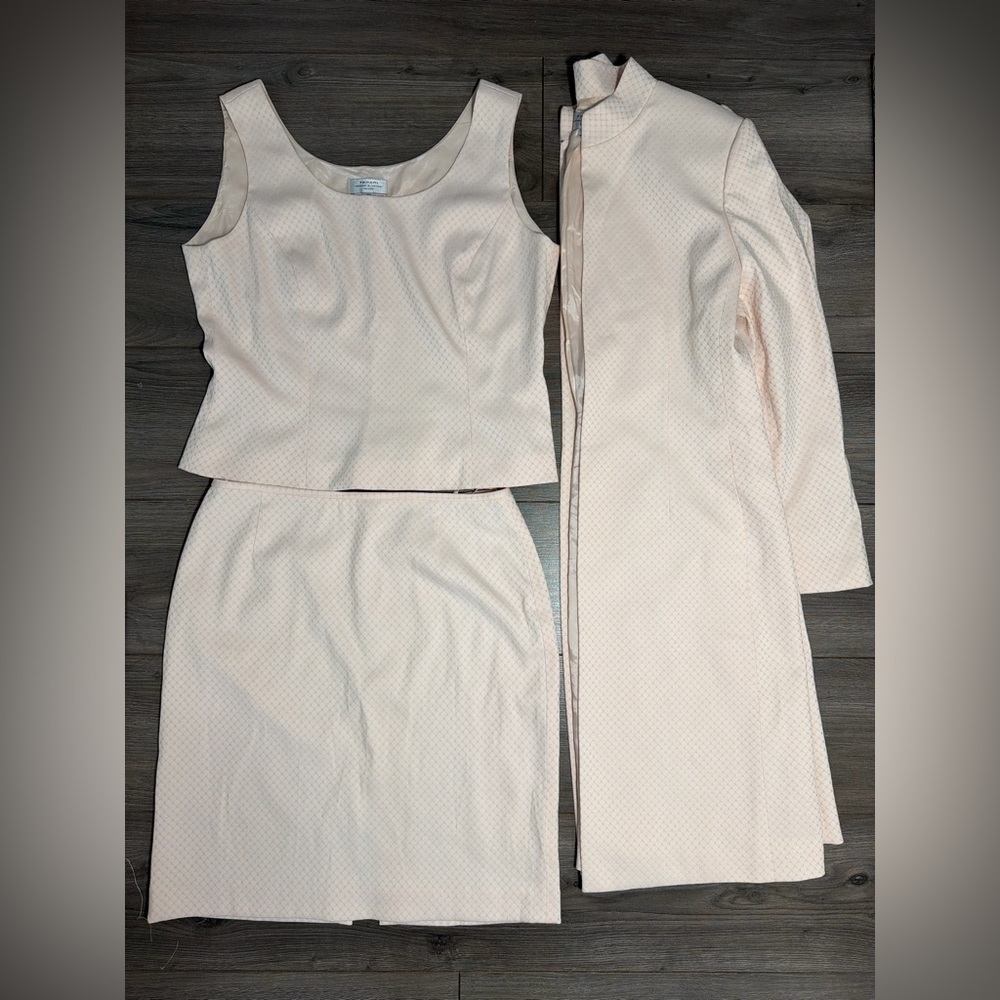Tahari Cream Women's Skirt Set